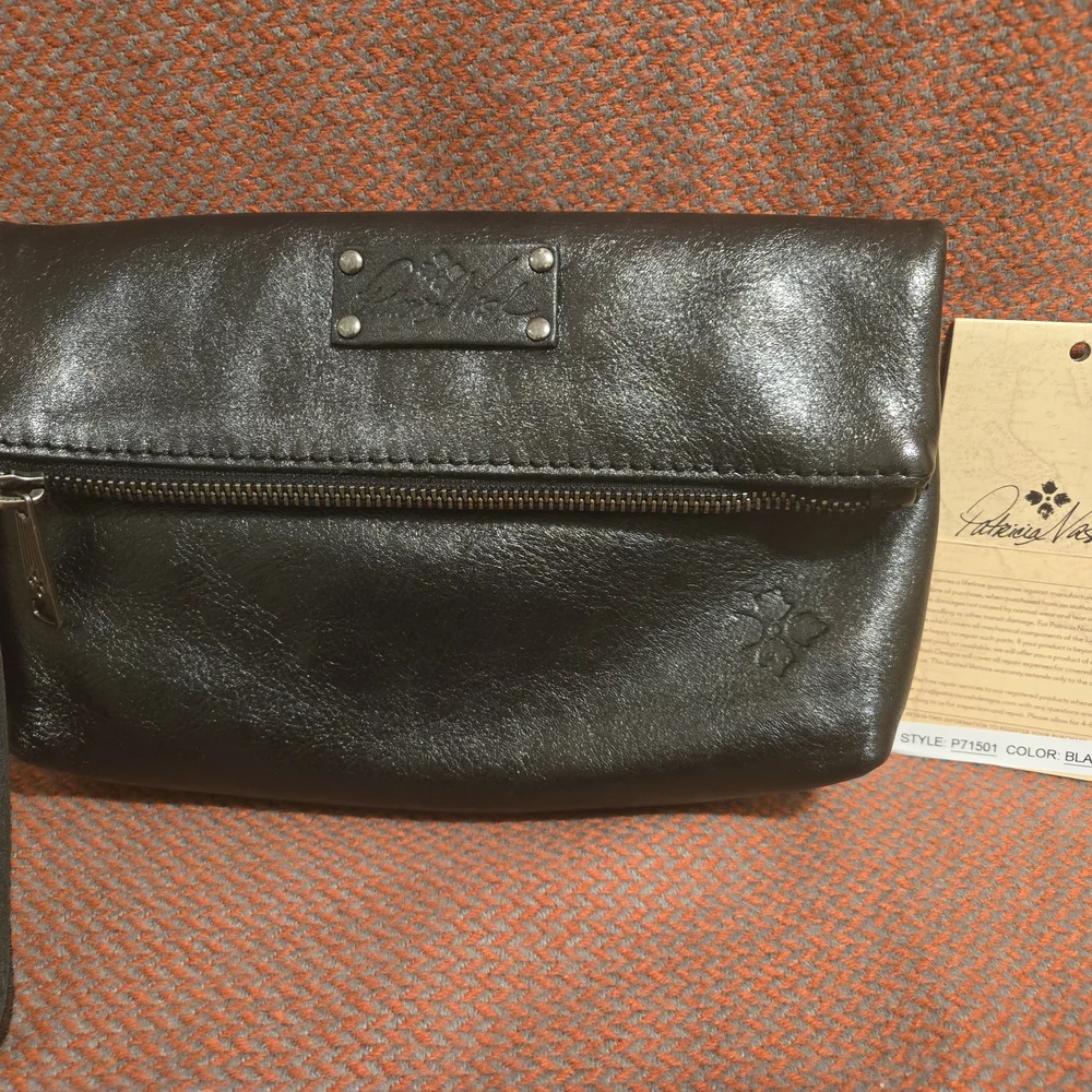 Patricia Nash Black Leather Clutch / Wristlet - Picture 1 of 13